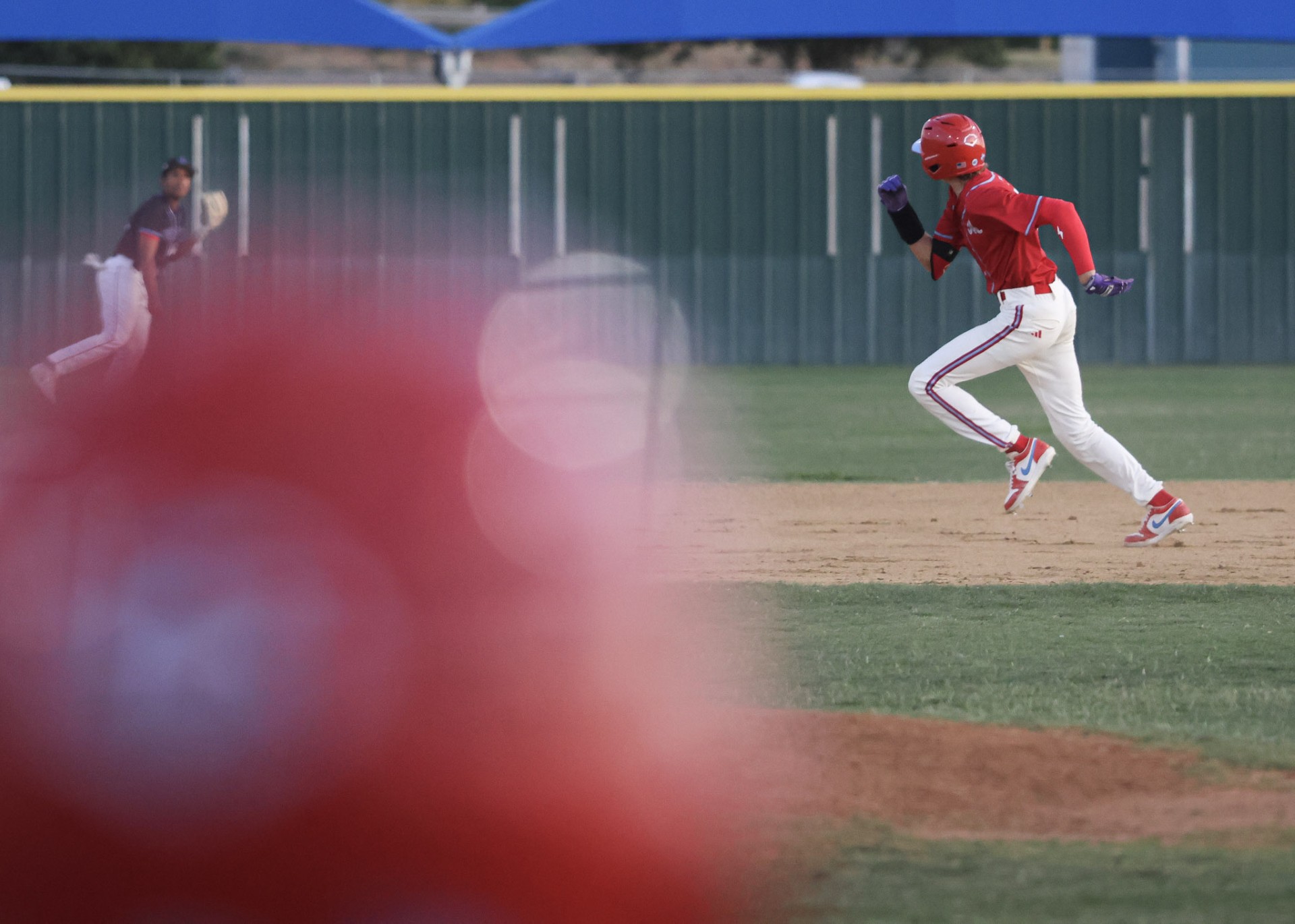 Runner rounding second