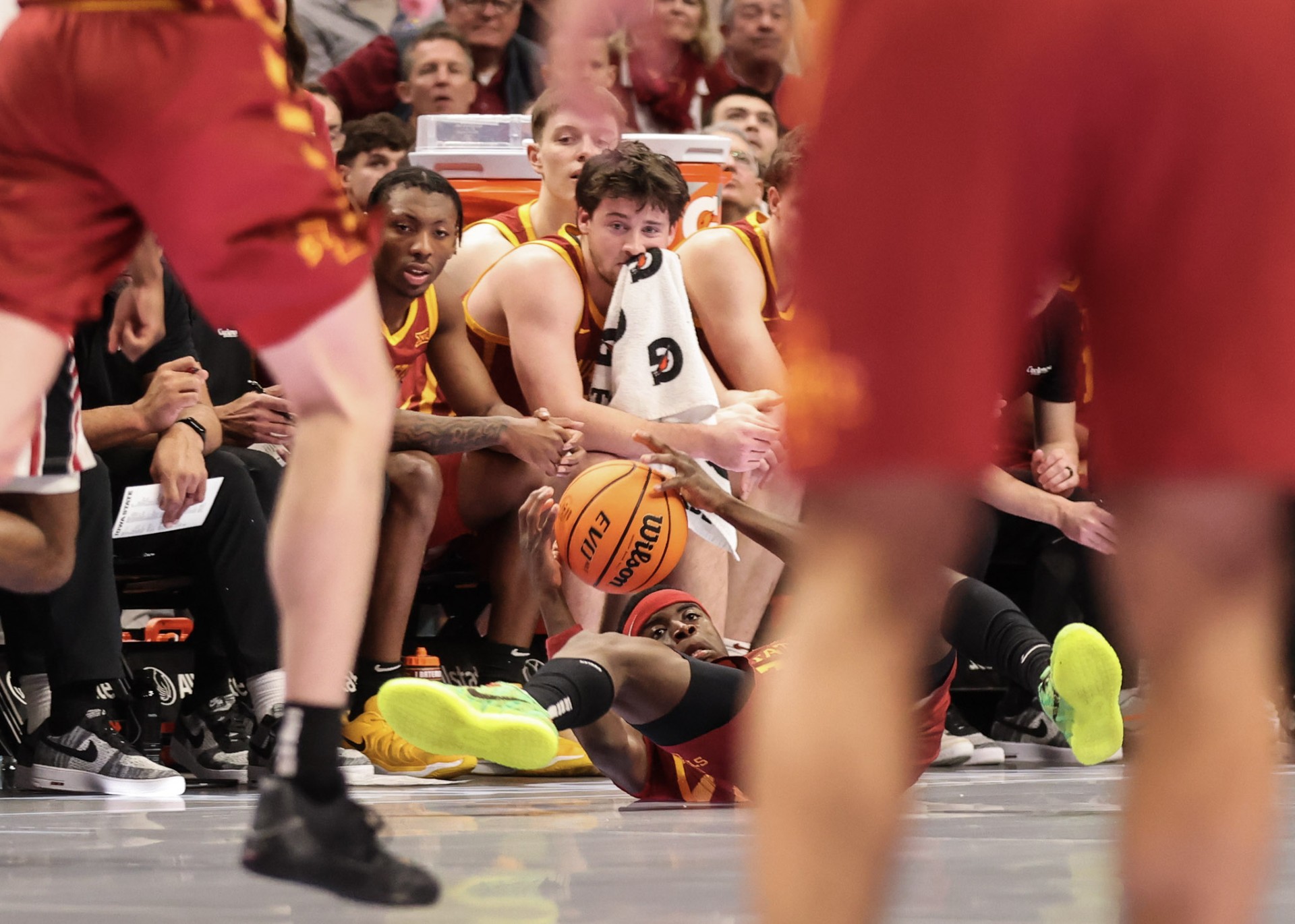 Loose ball scramble — Iowa State bench