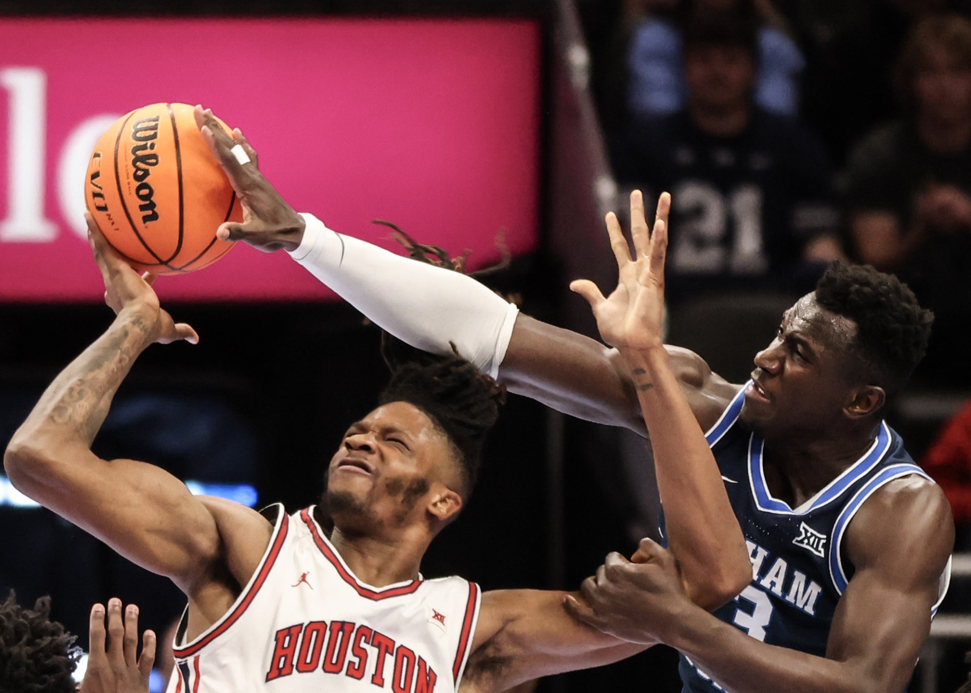Houston vs BYU — contested shot